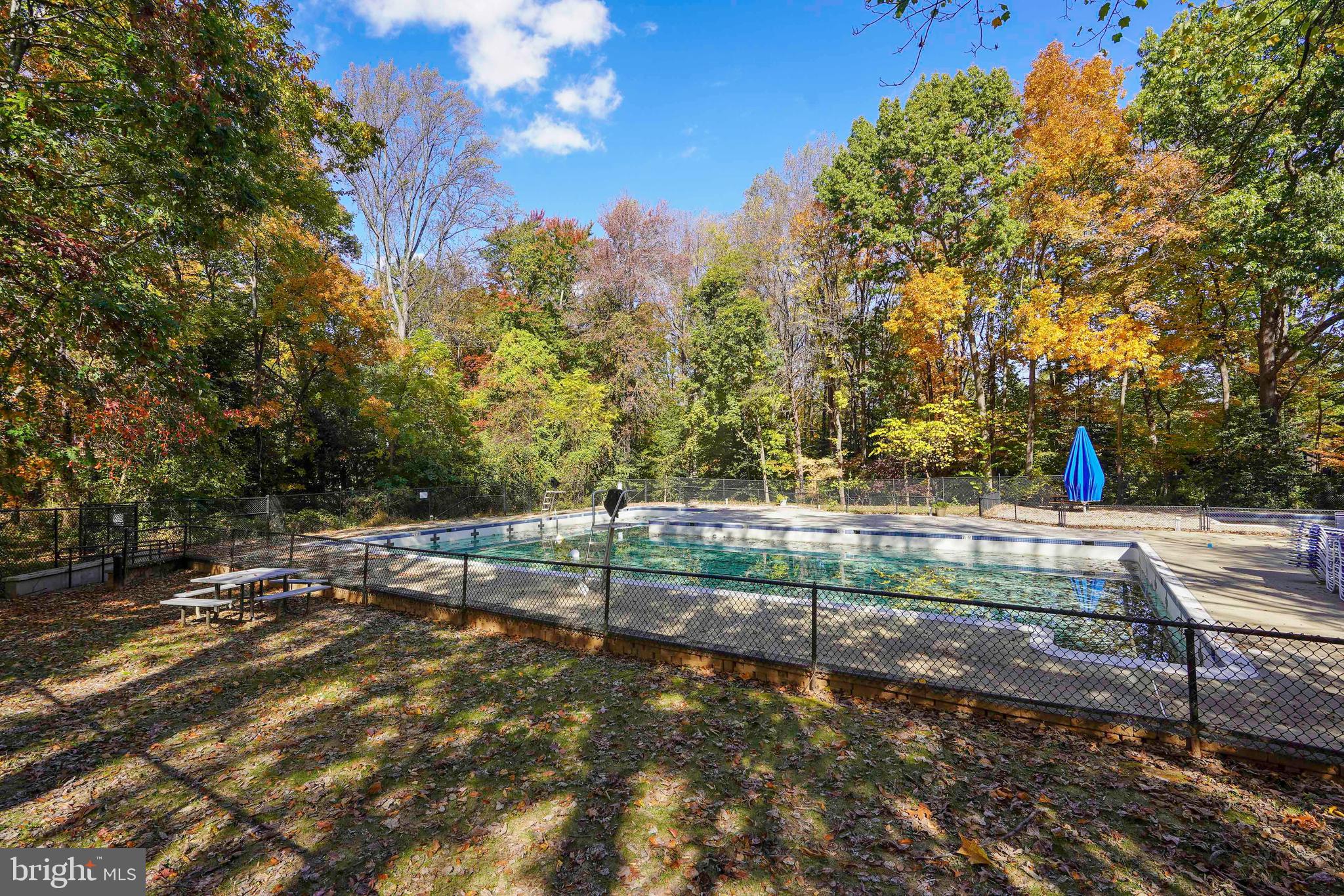 LAKEWINDS - Residential Lease