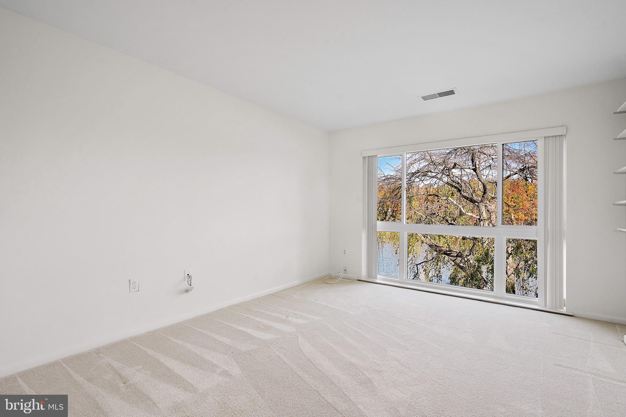 LAKEWINDS - Residential Lease