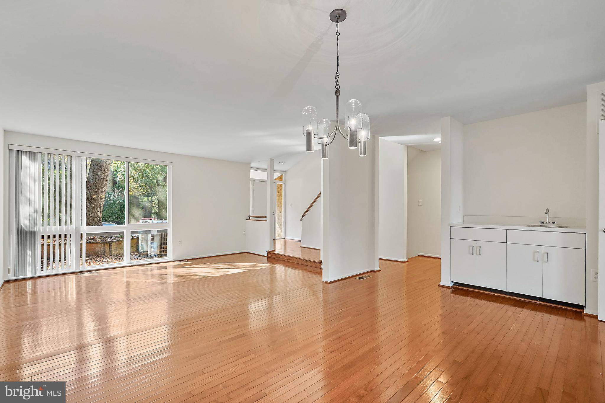 LAKEWINDS - Residential Lease