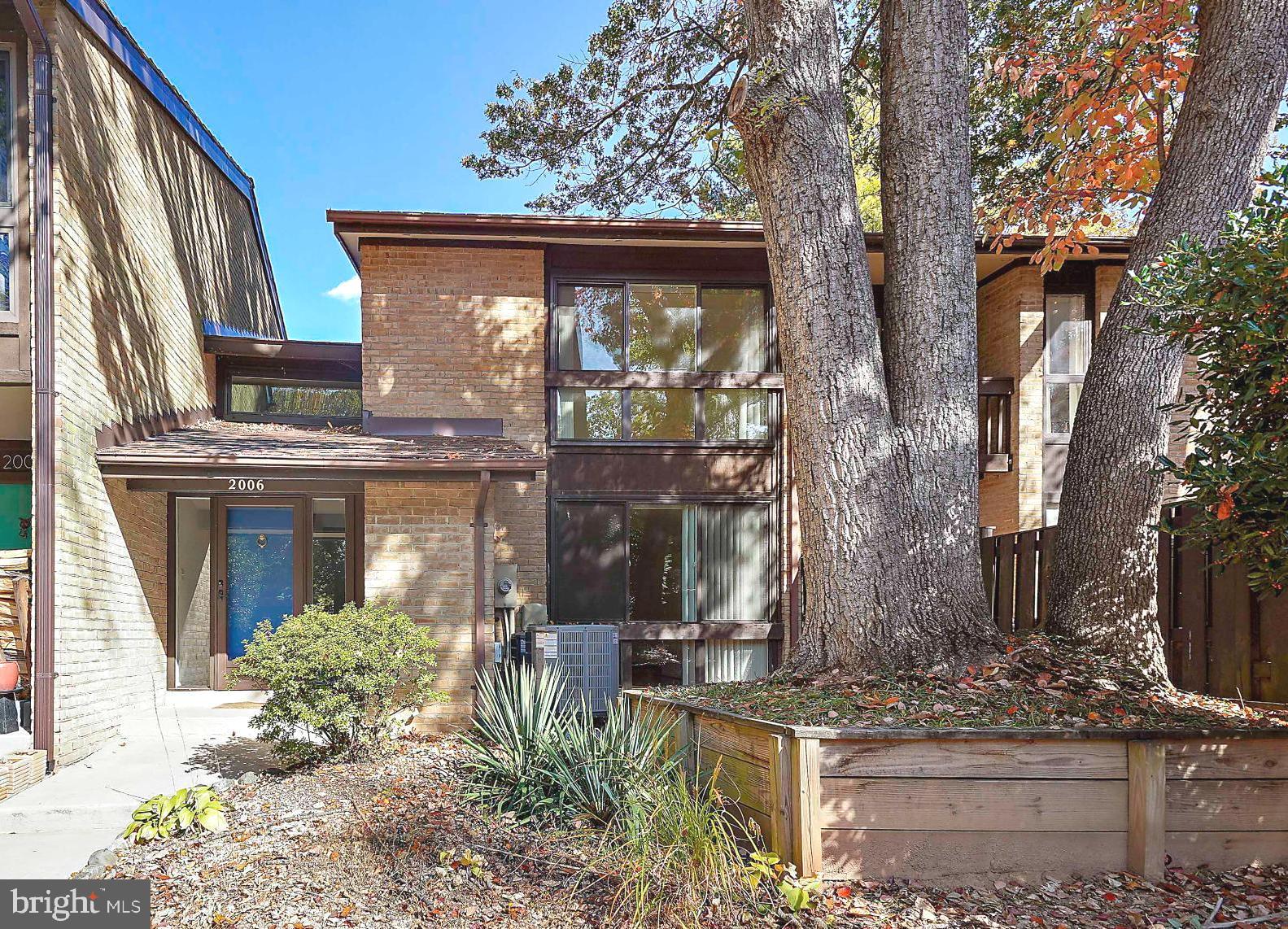 LAKEWINDS - Residential Lease