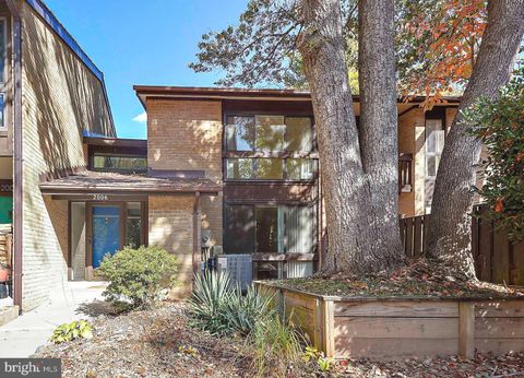 2006 LAKEBREEZE WAY RESTON VA 20191