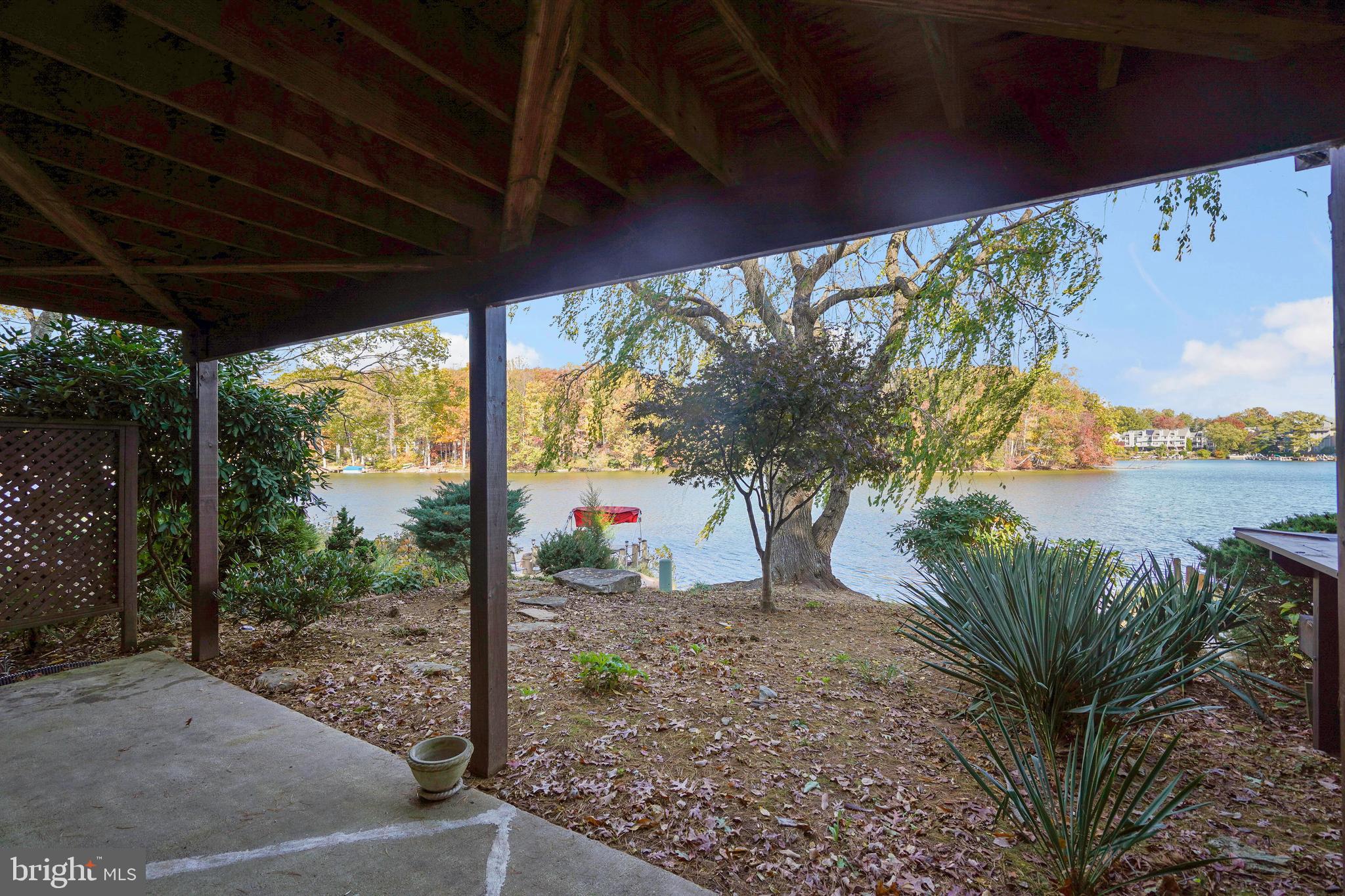 LAKEWINDS - Residential Lease