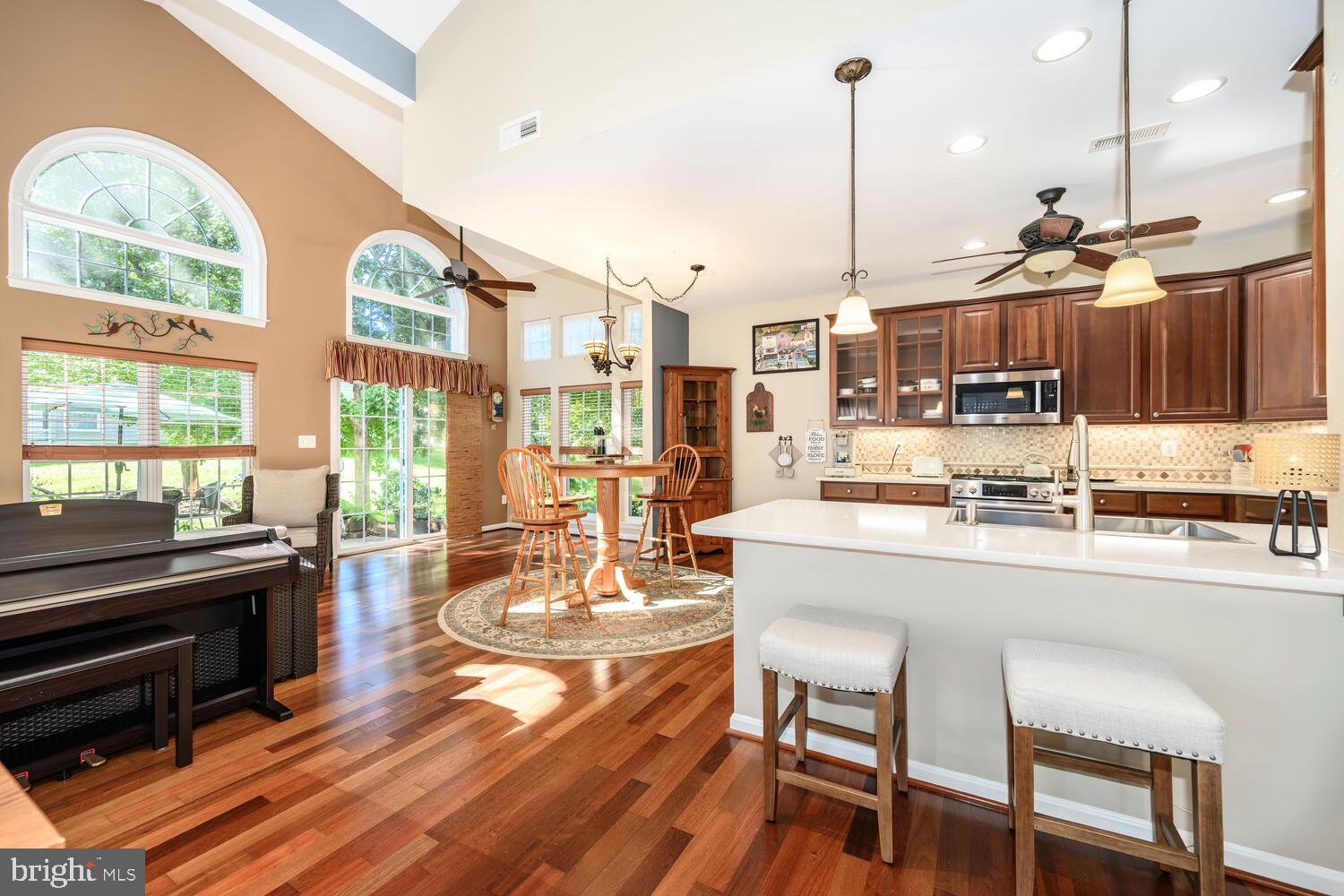 SYMPHONY VILLAGE AT CENTREVILLE - Residential