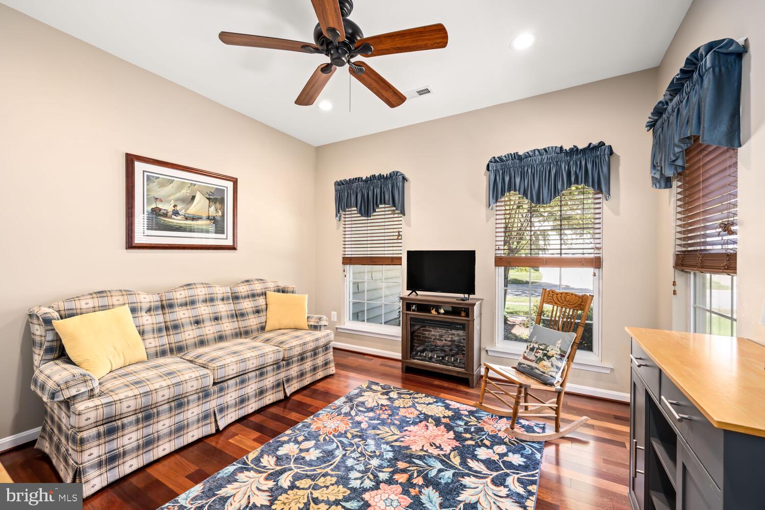 SYMPHONY VILLAGE AT CENTREVILLE - Residential