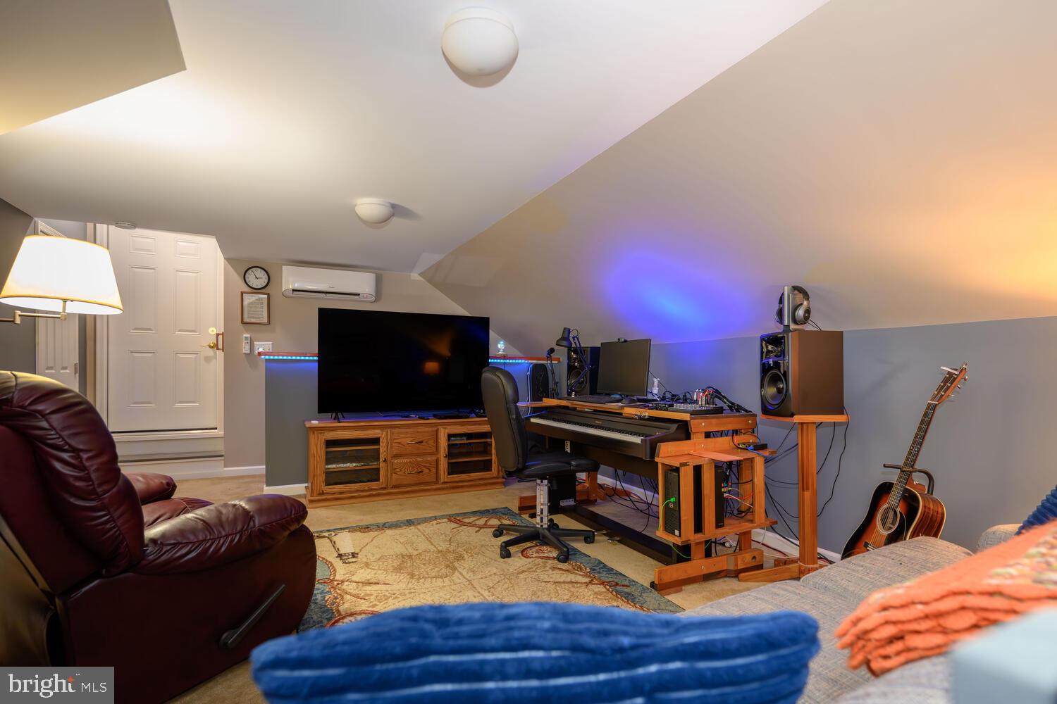 SYMPHONY VILLAGE AT CENTREVILLE - Residential