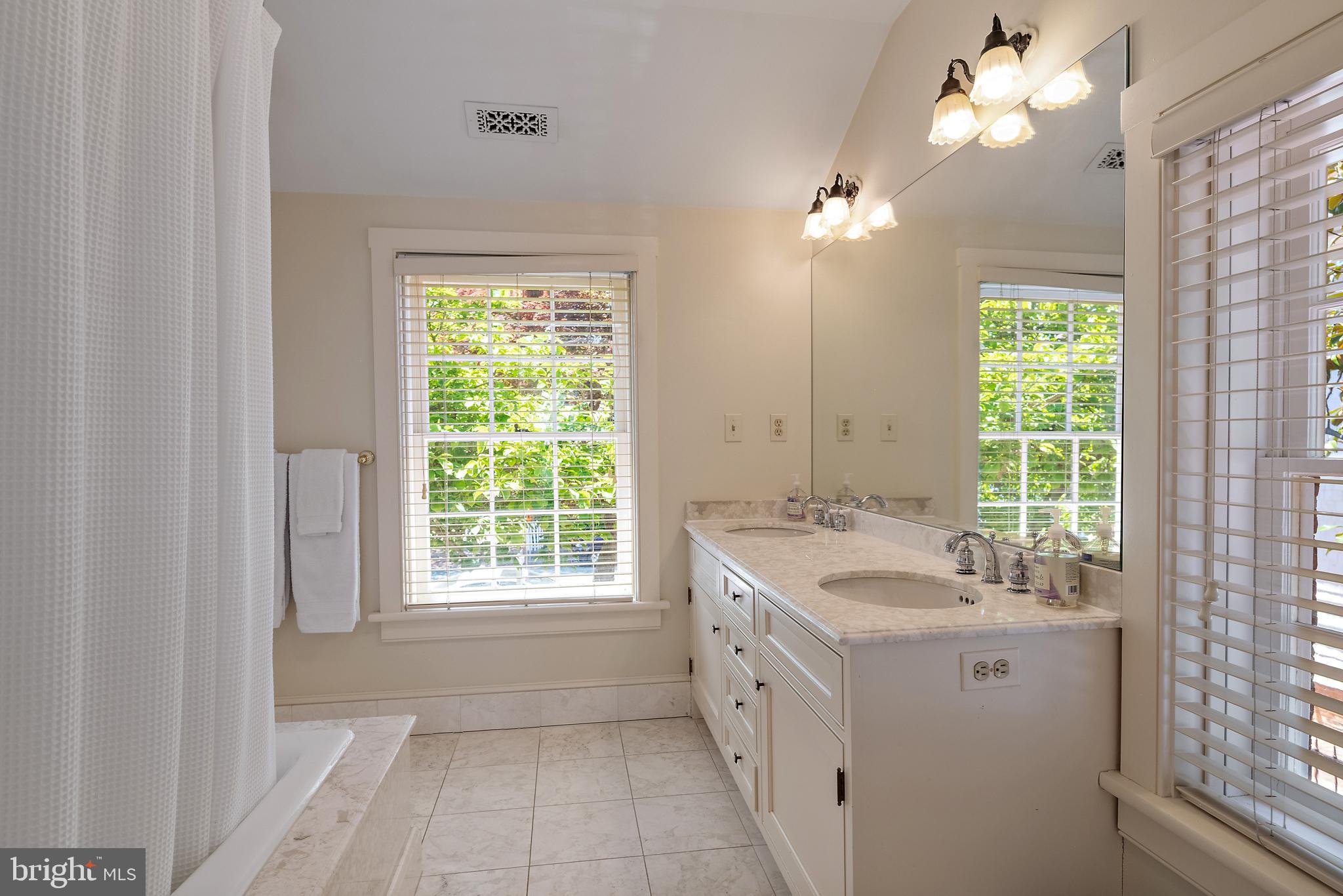 ANNAPOLIS - Residential