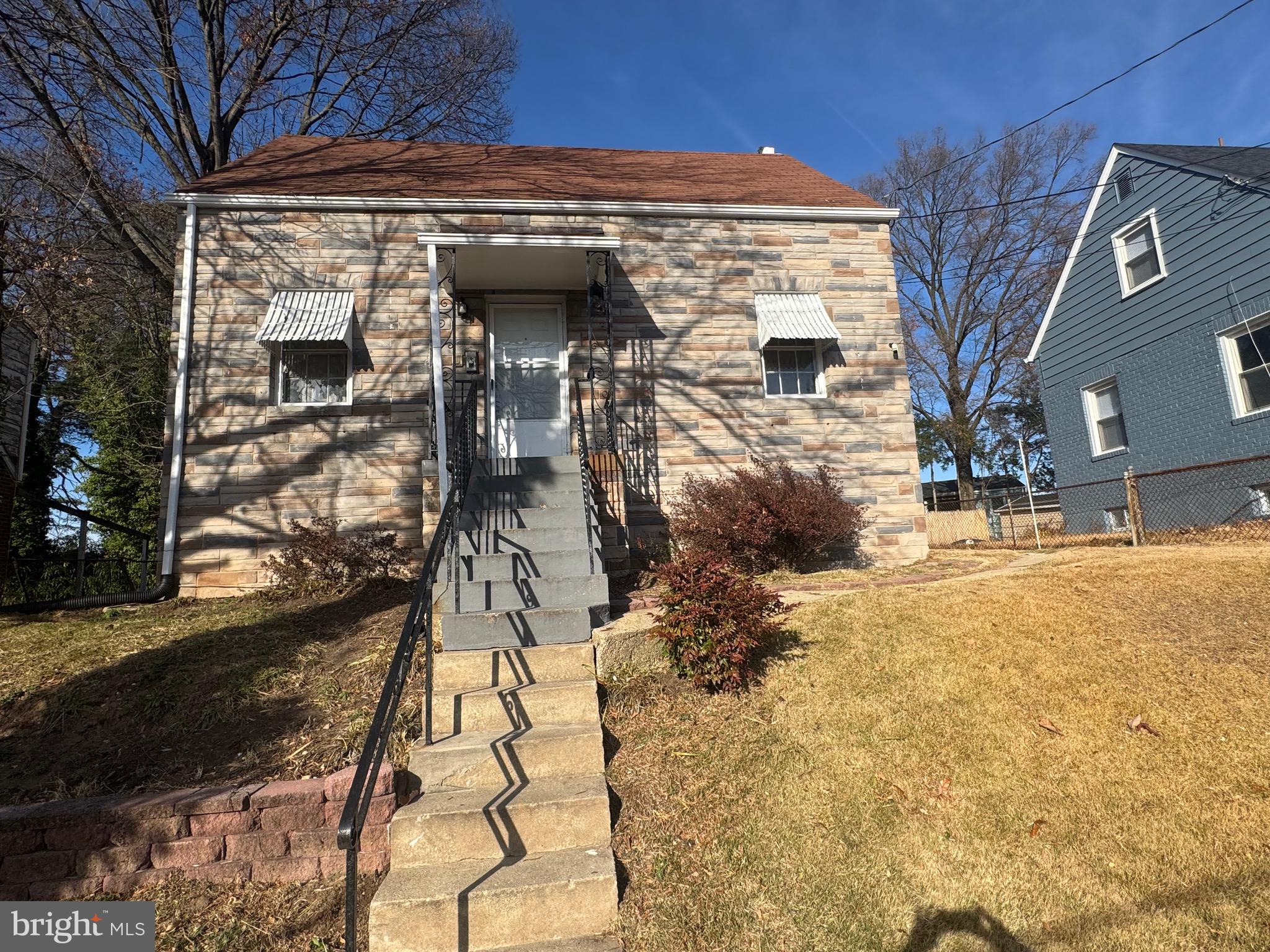 WASHINGTON SUBURBAN HOME - Residential