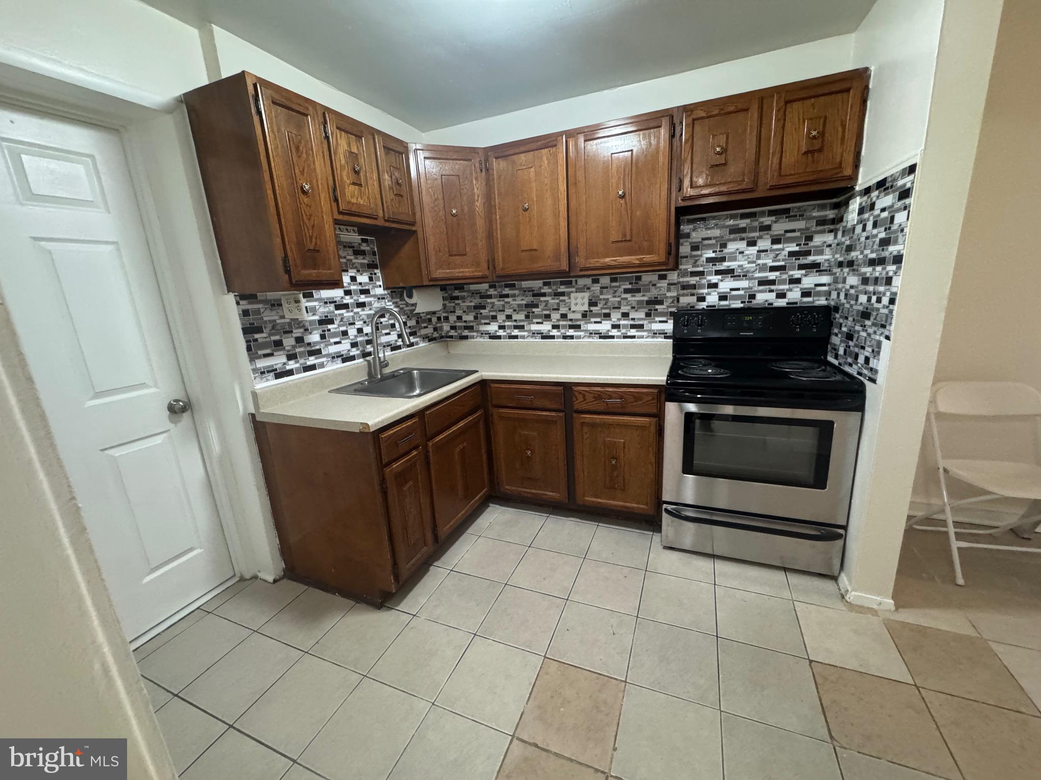 WASHINGTON SUBURBAN HOME - Residential