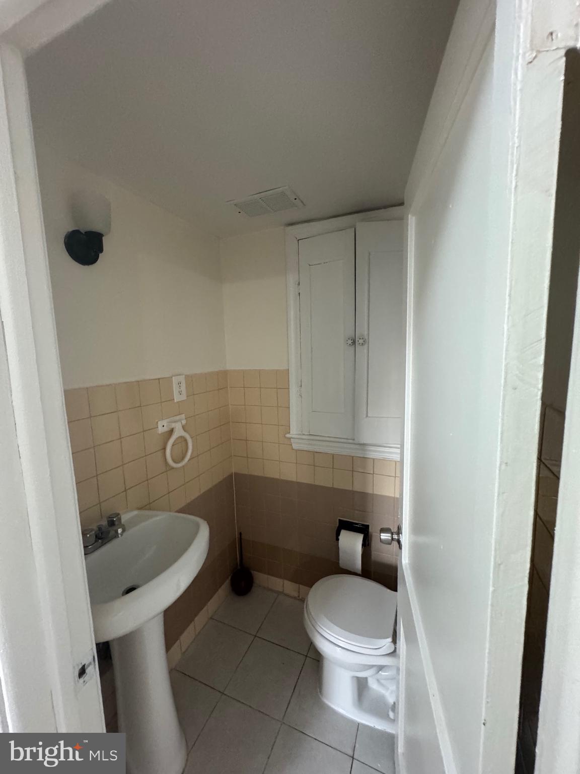 WASHINGTON SUBURBAN HOME - Residential