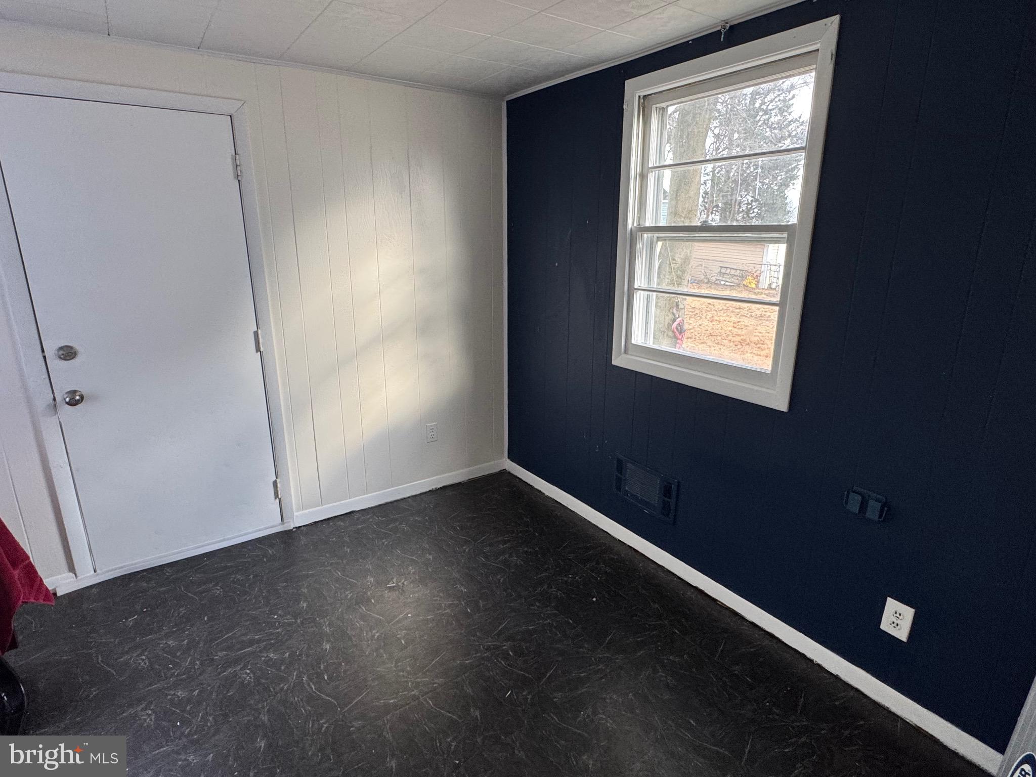 WASHINGTON SUBURBAN HOME - Residential