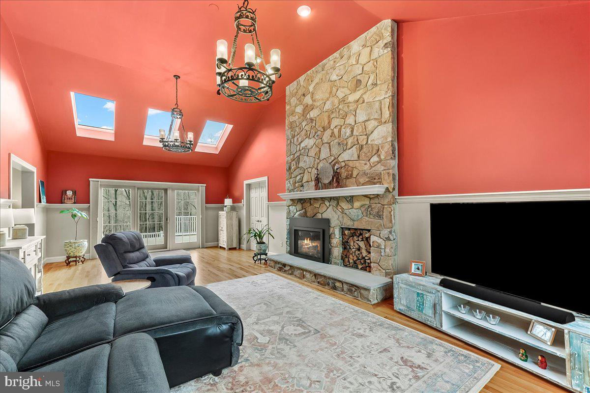 ROUNDELAY - Residential