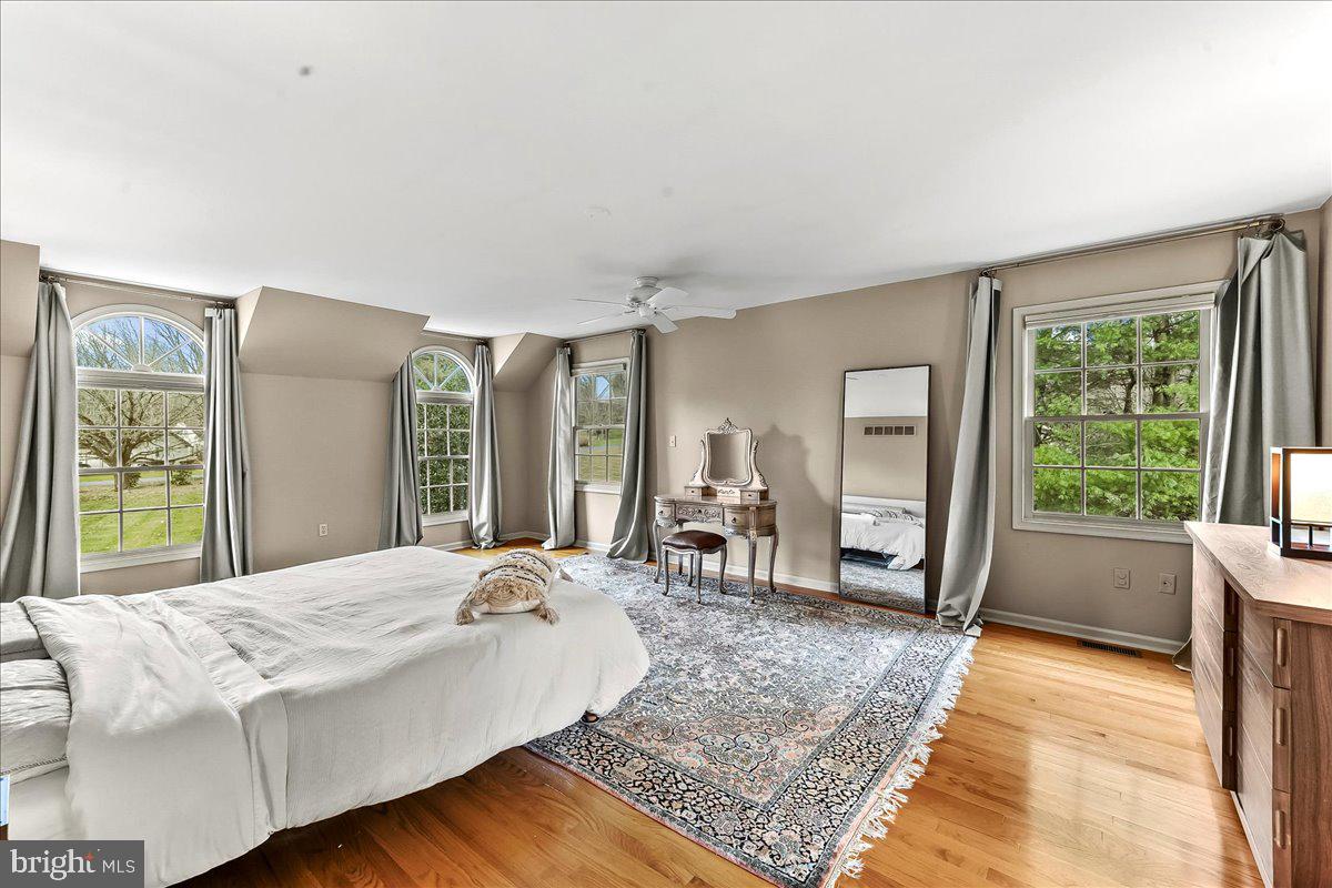 ROUNDELAY - Residential