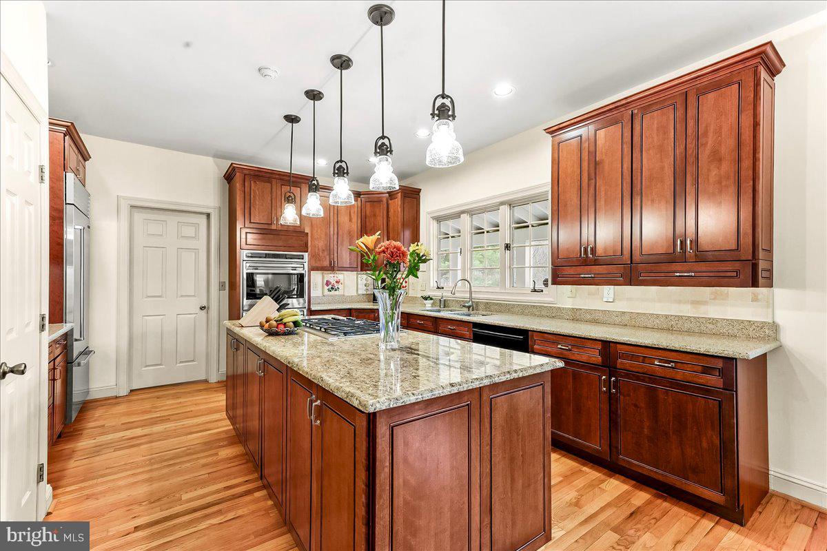 ROUNDELAY - Residential