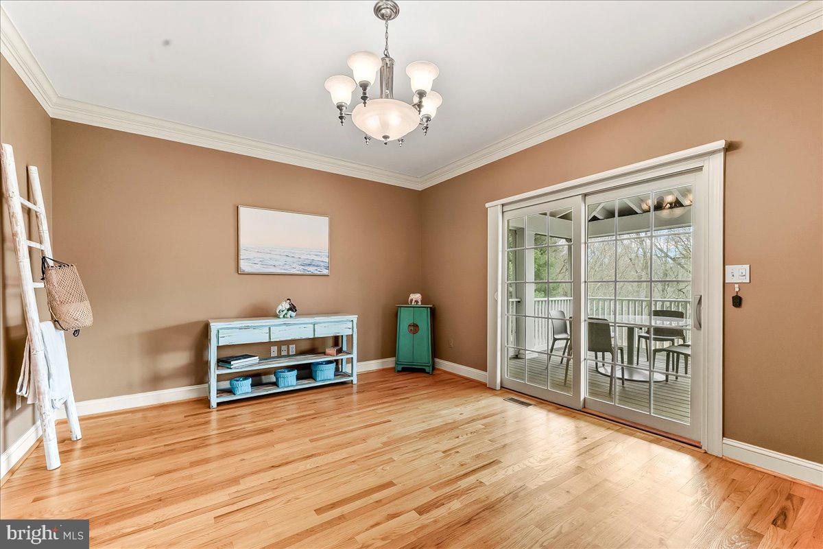 ROUNDELAY - Residential