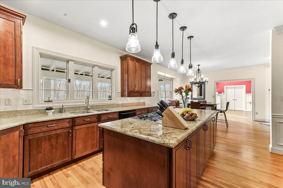 ROUNDELAY - Residential