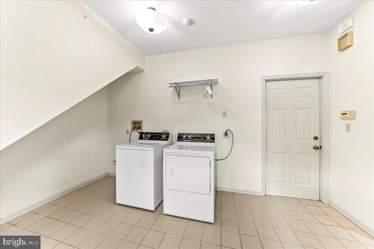 ROUNDELAY - Residential