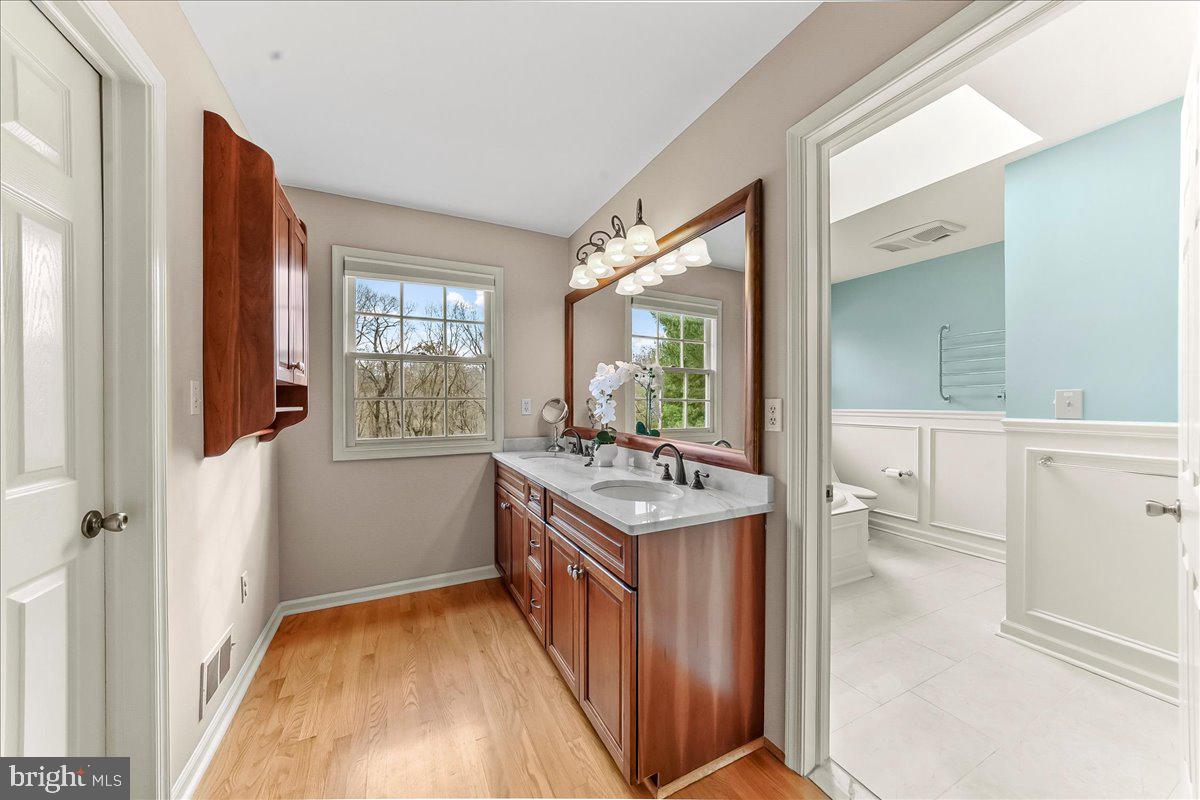 ROUNDELAY - Residential