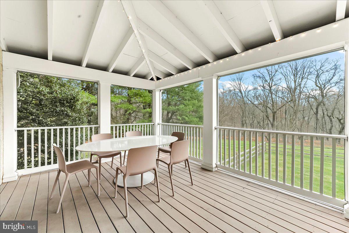 ROUNDELAY - Residential