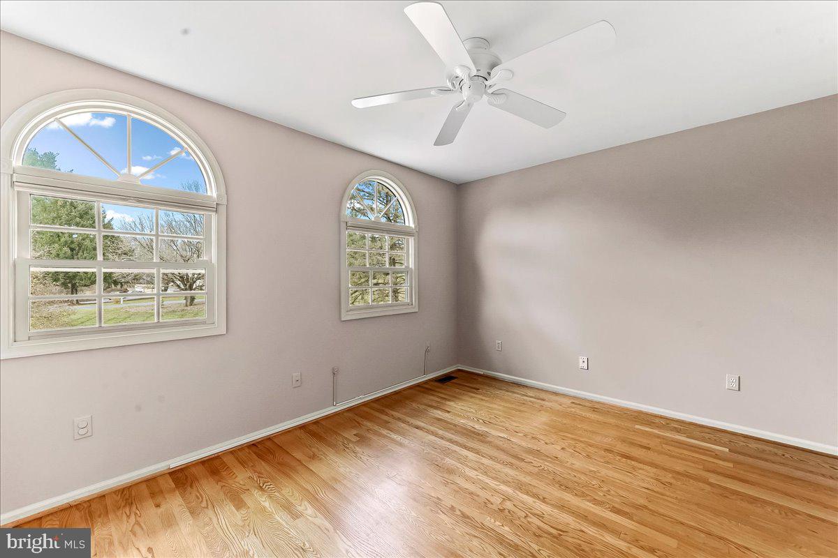 ROUNDELAY - Residential