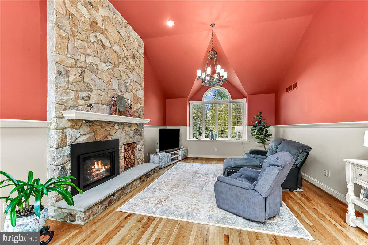 ROUNDELAY - Residential