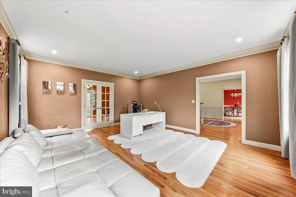 ROUNDELAY - Residential