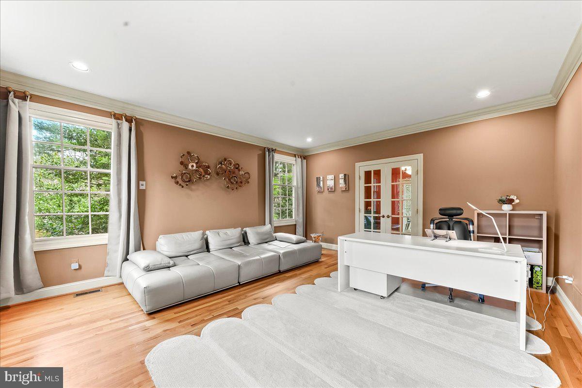 ROUNDELAY - Residential