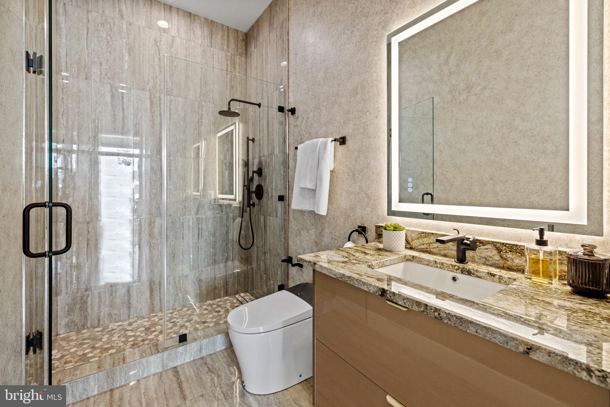 MCLEAN MANOR - Residential