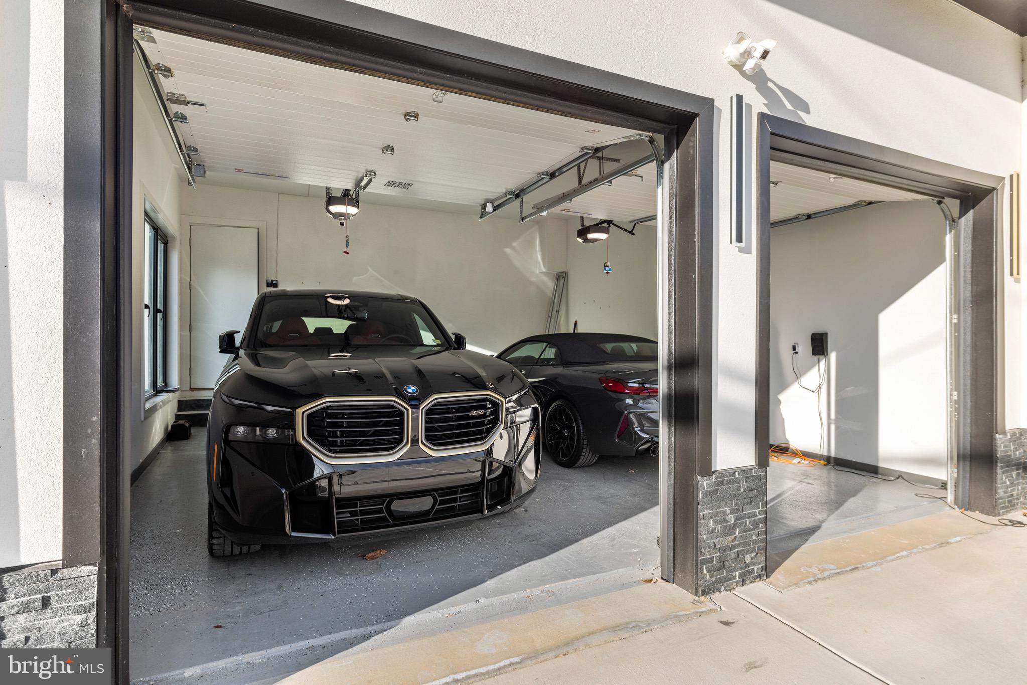 MCLEAN MANOR - Residential