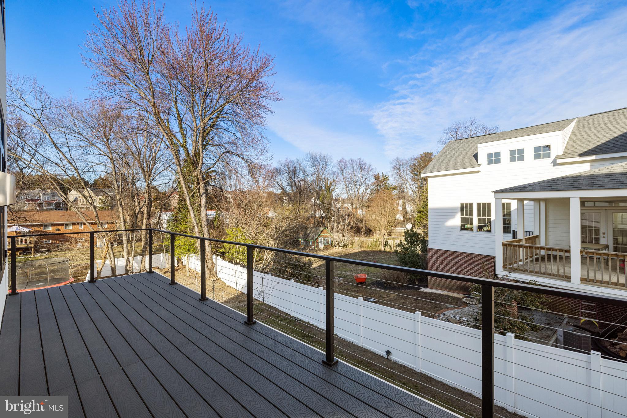 MCLEAN MANOR - Residential