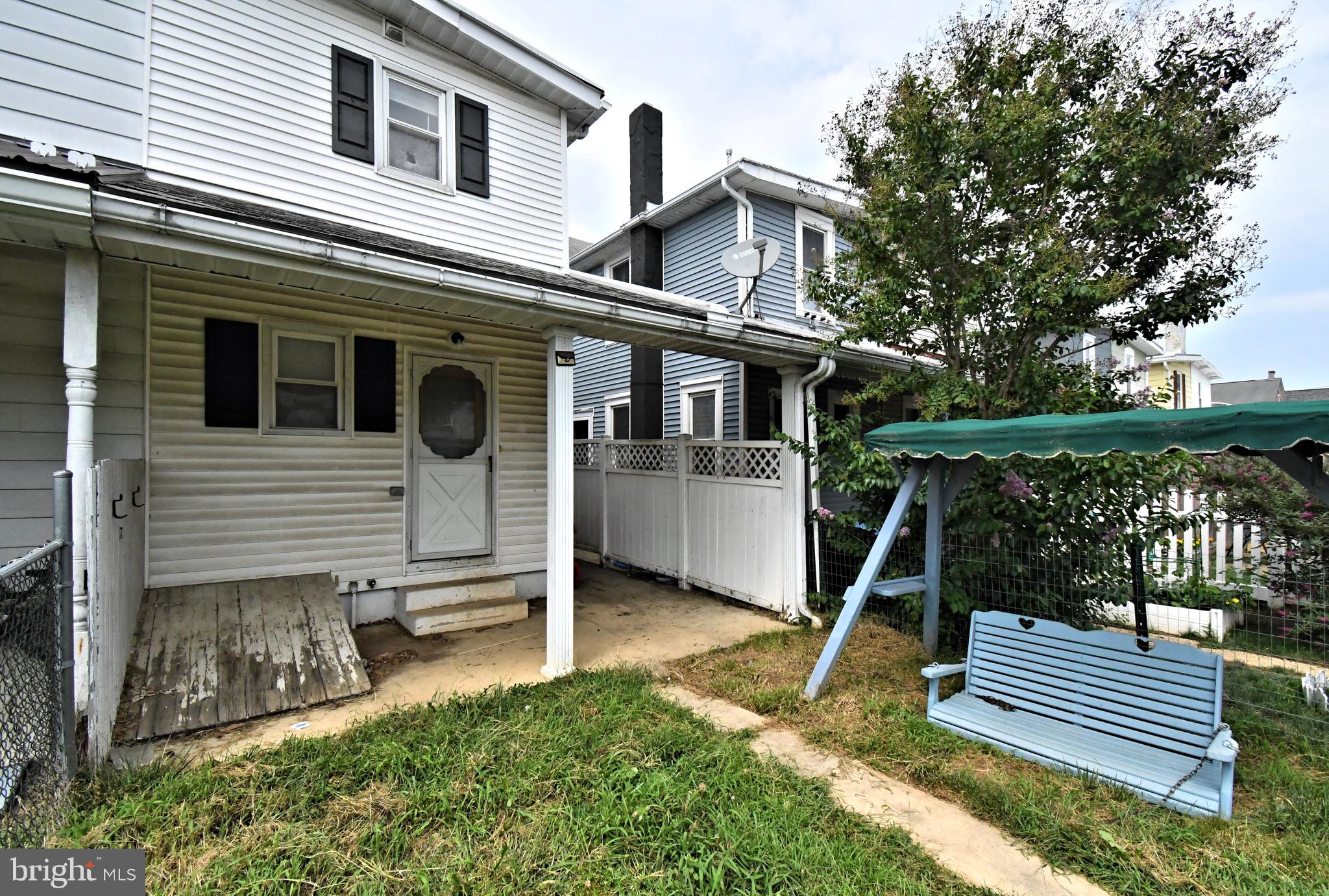 28 W SMITH STREET