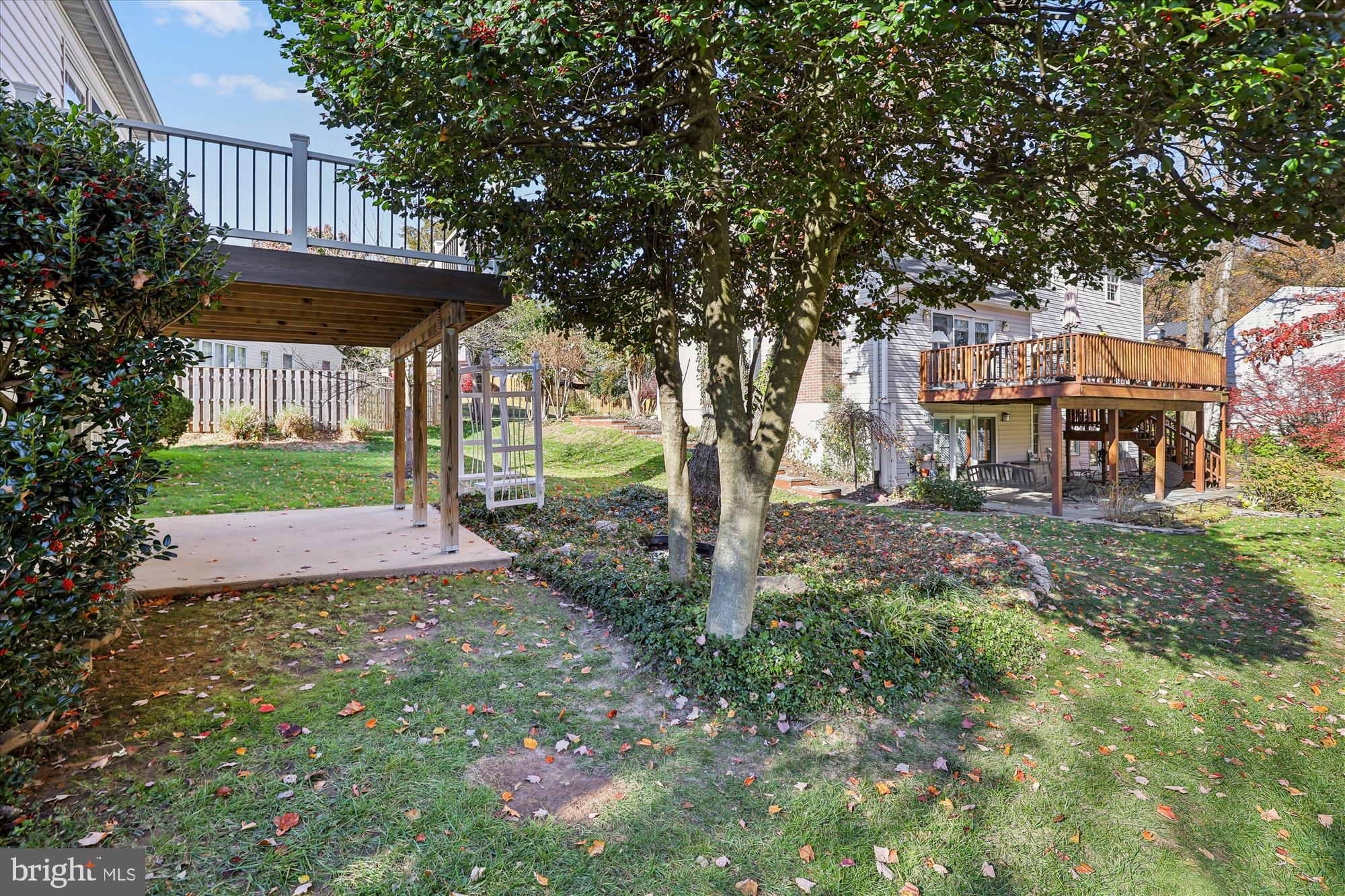 5090 QUEENS WOOD DRIVE