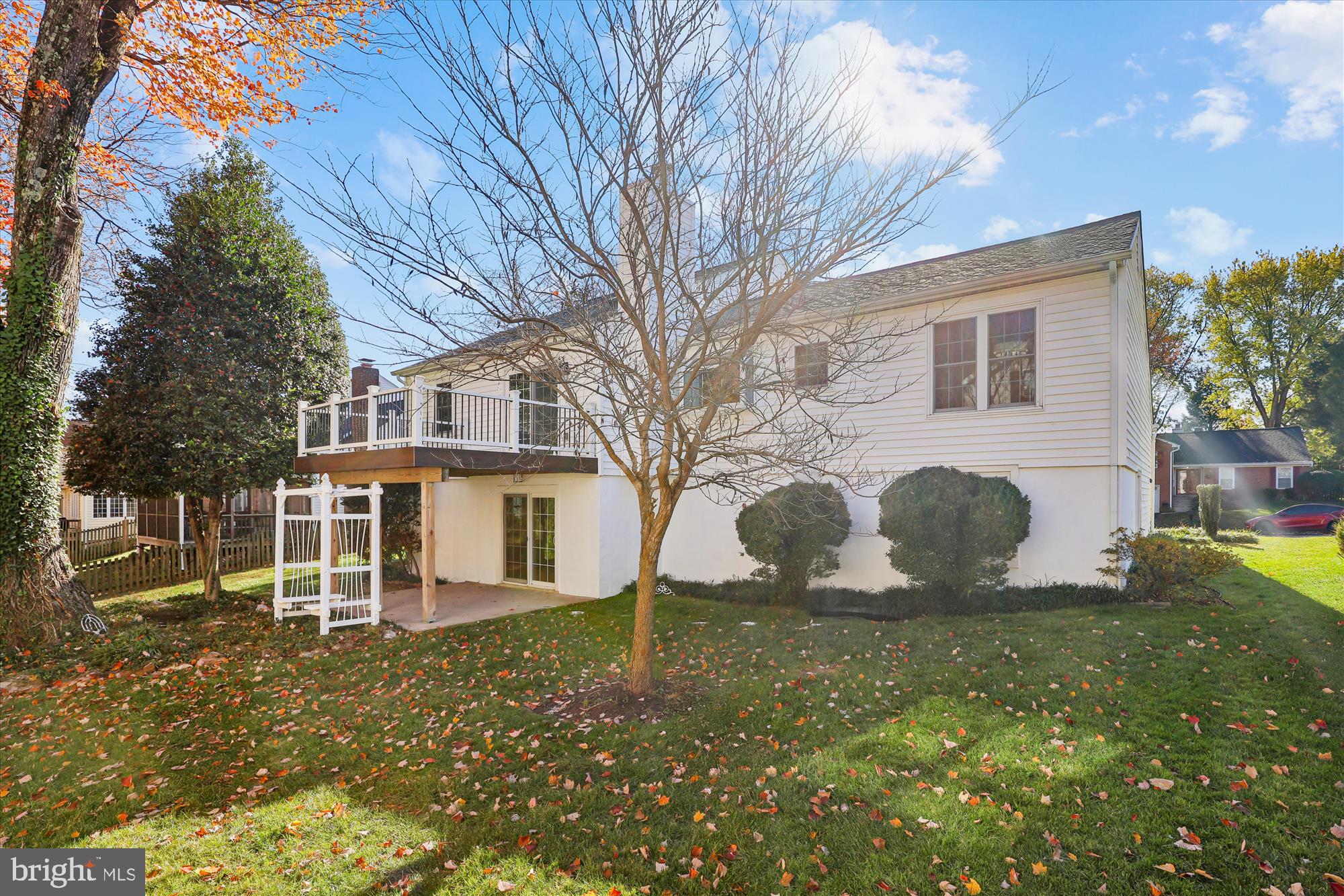 5090 QUEENS WOOD DRIVE