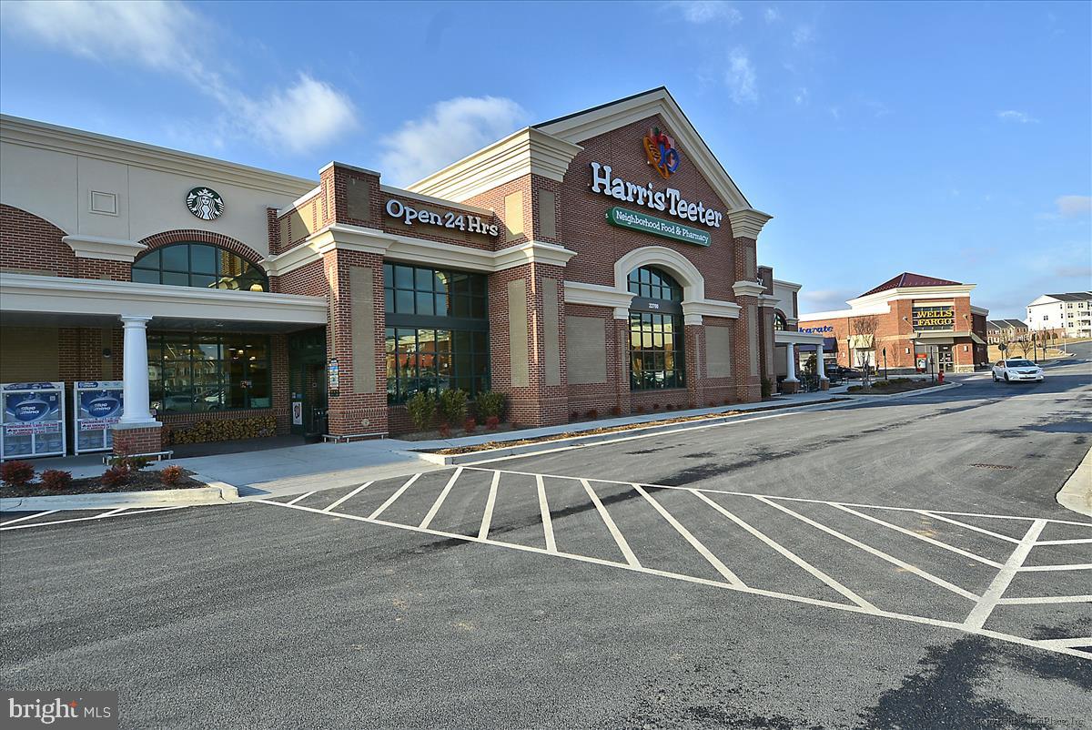 GREENWAY VILLAGE - Residential Lease