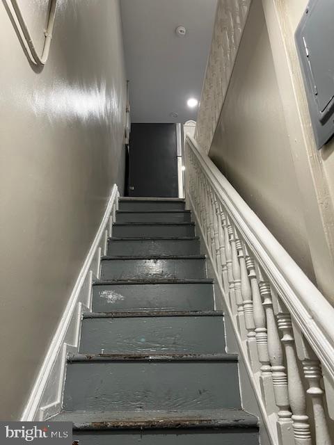 FRANKFORD - Residential Income