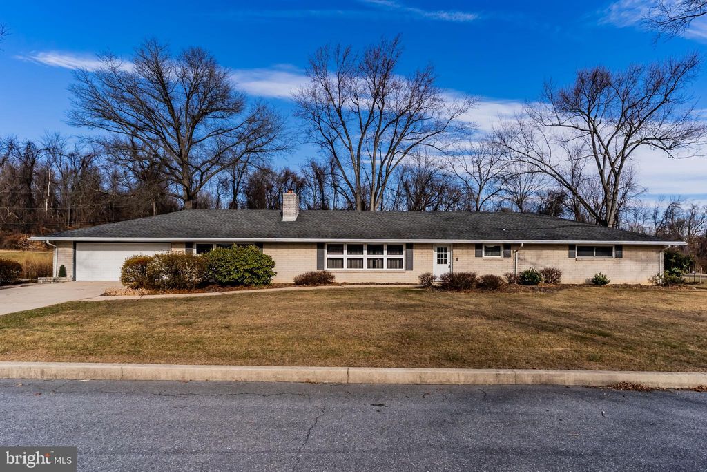 Photo of 5380 Wilshire Road, HARRISBURG, PA 17112 (MLS # PADA2052710)