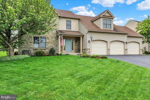 Homes For Sale - 852 Christine Lane<br/> LANCASTER, PA 17601