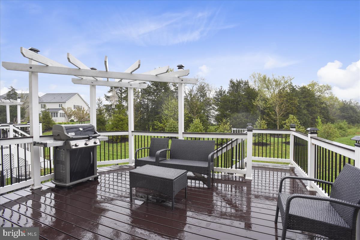 LOUDOUN VALLEY ESTATES 2 - Residential Lease