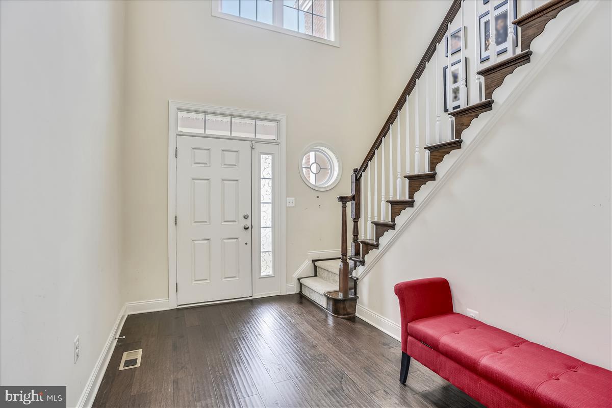 LOUDOUN VALLEY ESTATES 2 - Residential Lease