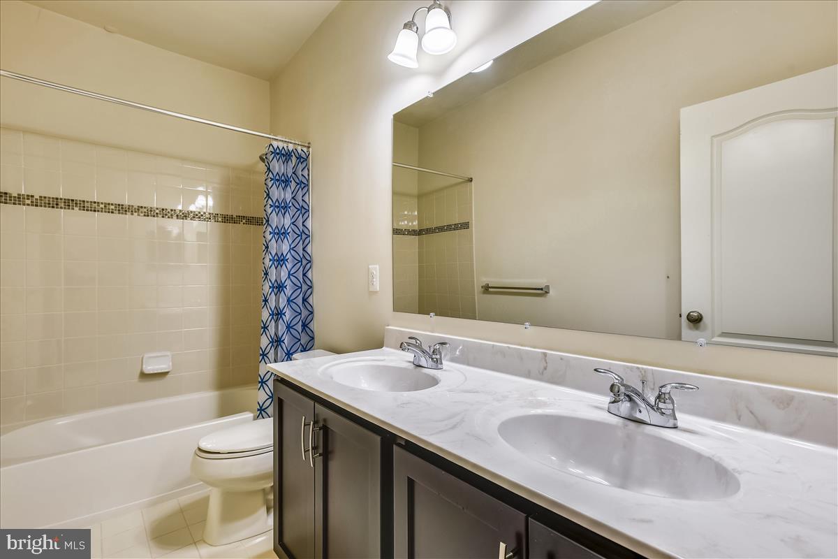 LOUDOUN VALLEY ESTATES 2 - Residential Lease