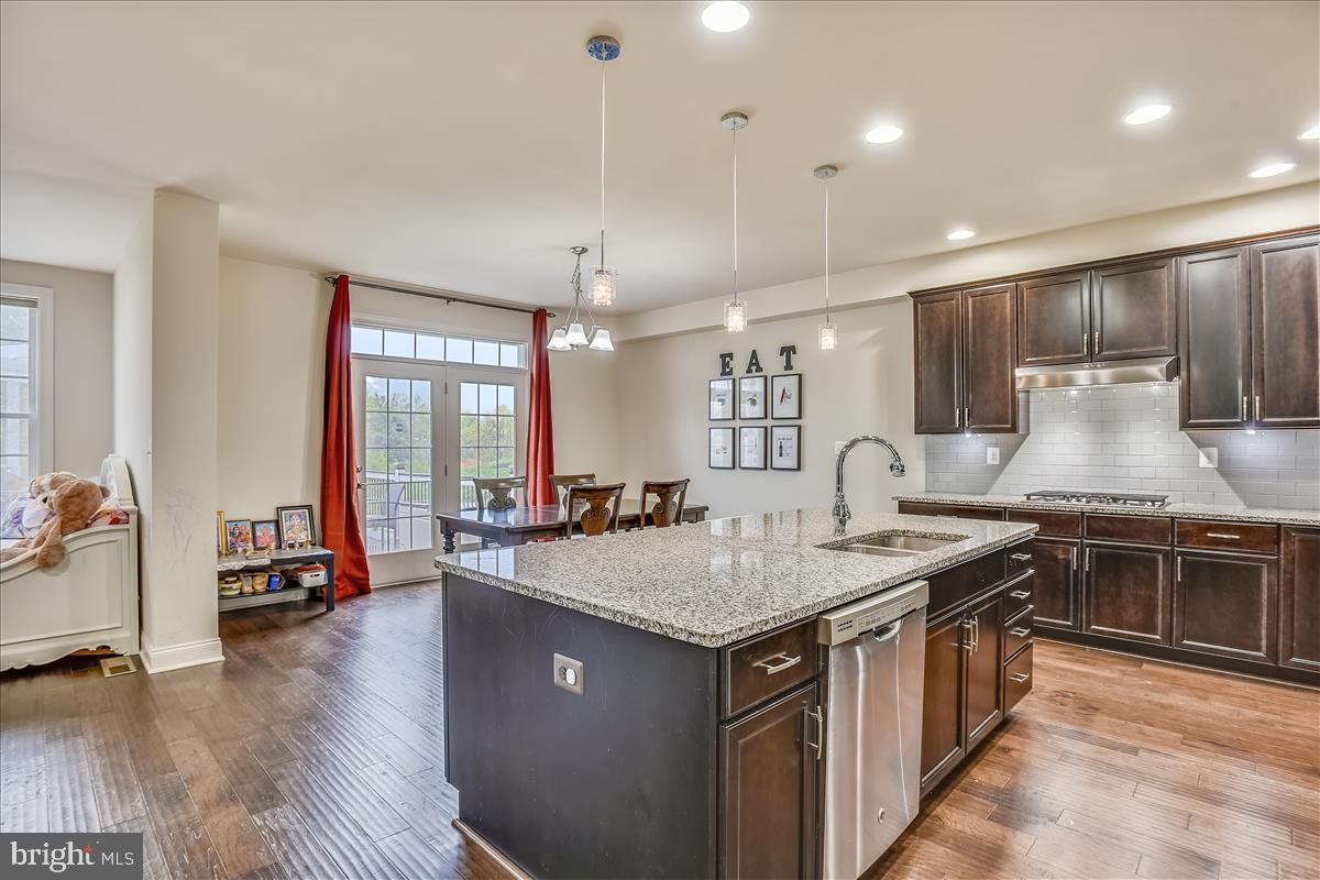 LOUDOUN VALLEY ESTATES 2 - Residential Lease