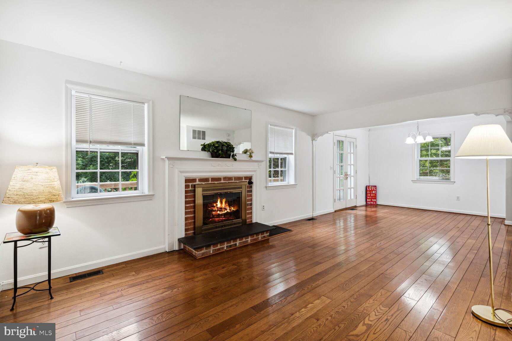 KING CHARLES COMMONS - Residential