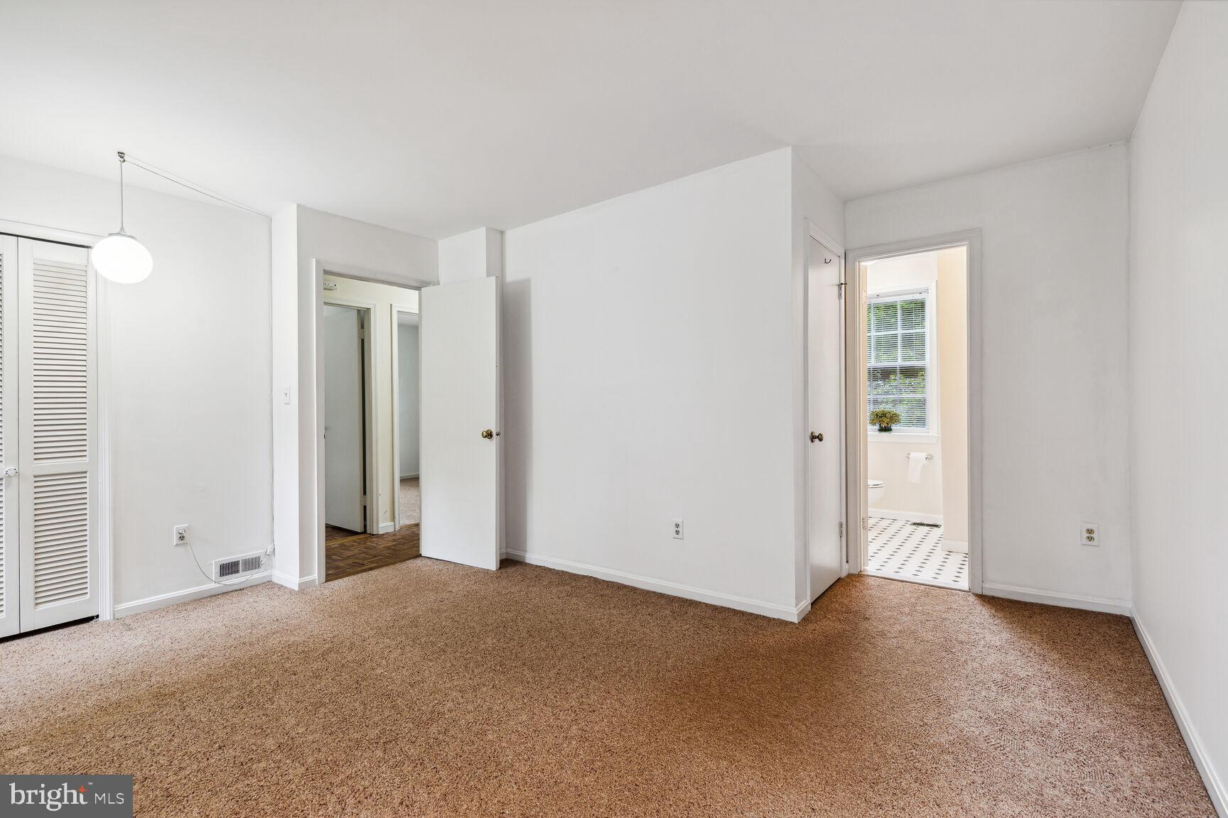 KING CHARLES COMMONS - Residential