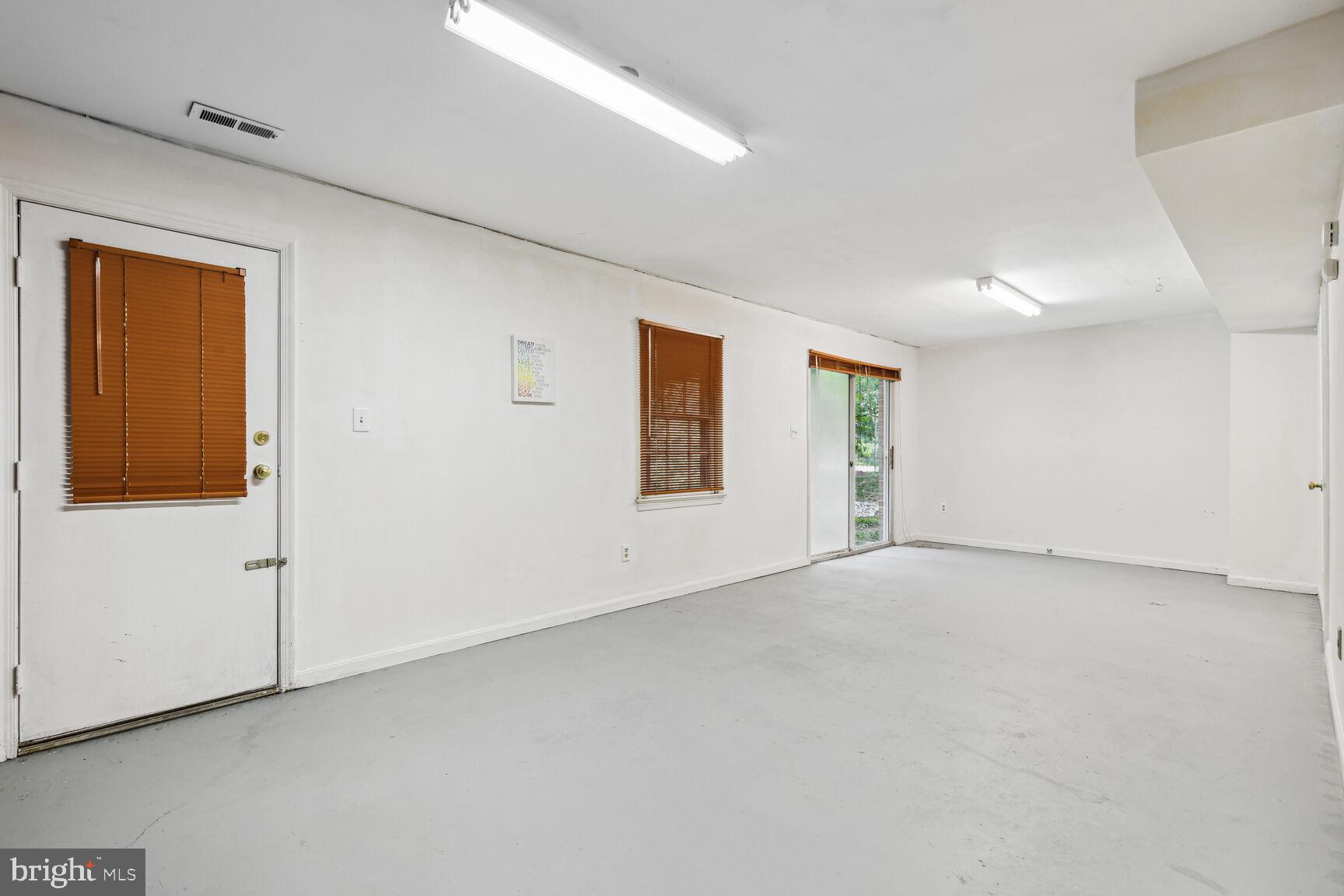 KING CHARLES COMMONS - Residential