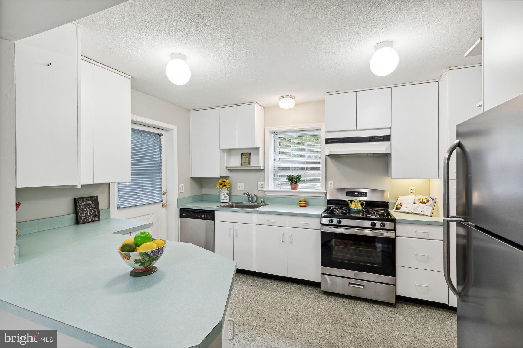 KING CHARLES COMMONS - Residential