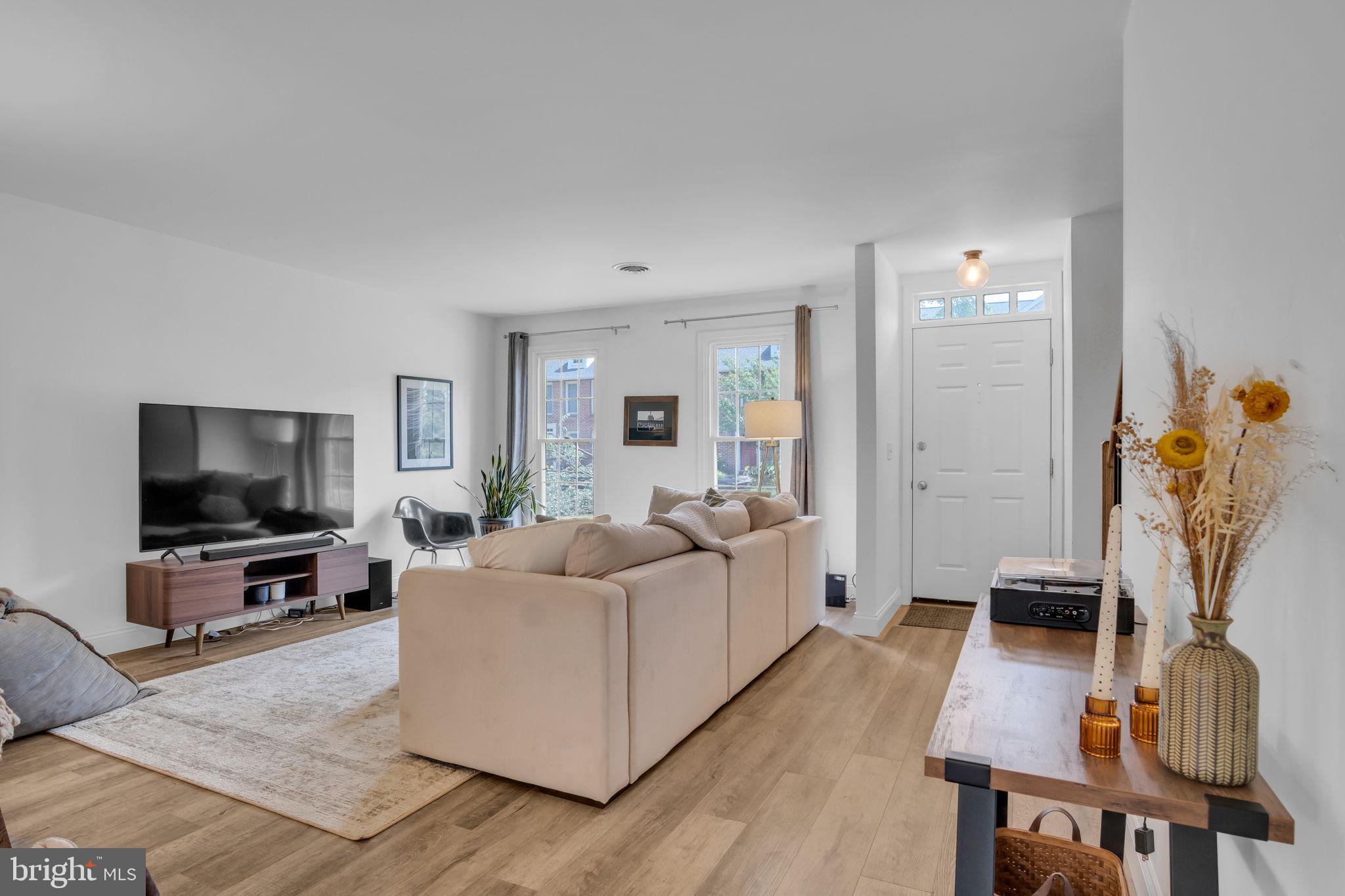477 DELANCEY COURT