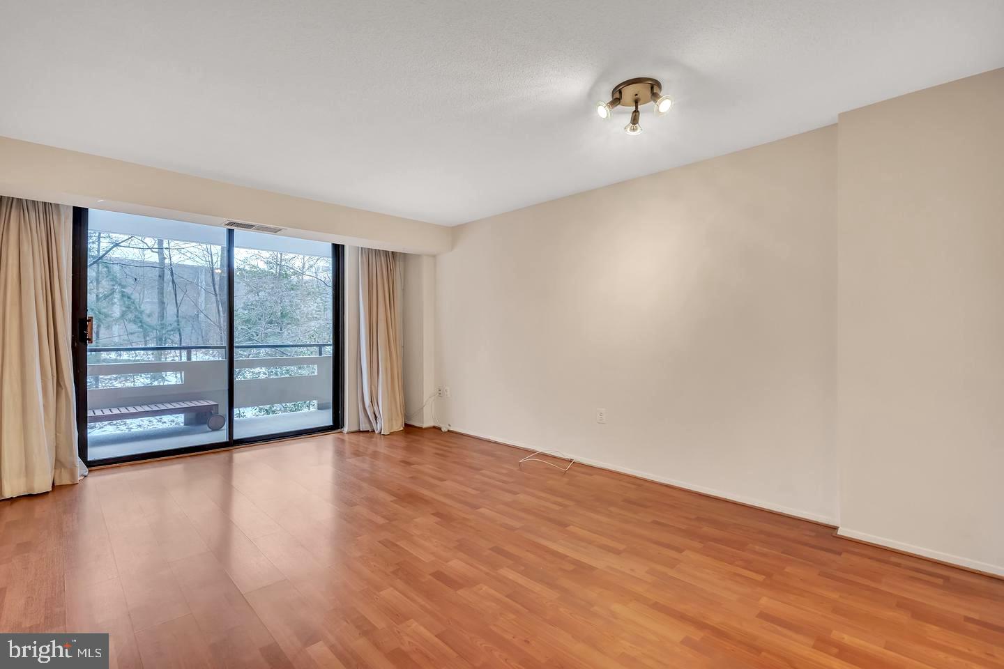 ENCORE OF MCLEAN - Residential Lease