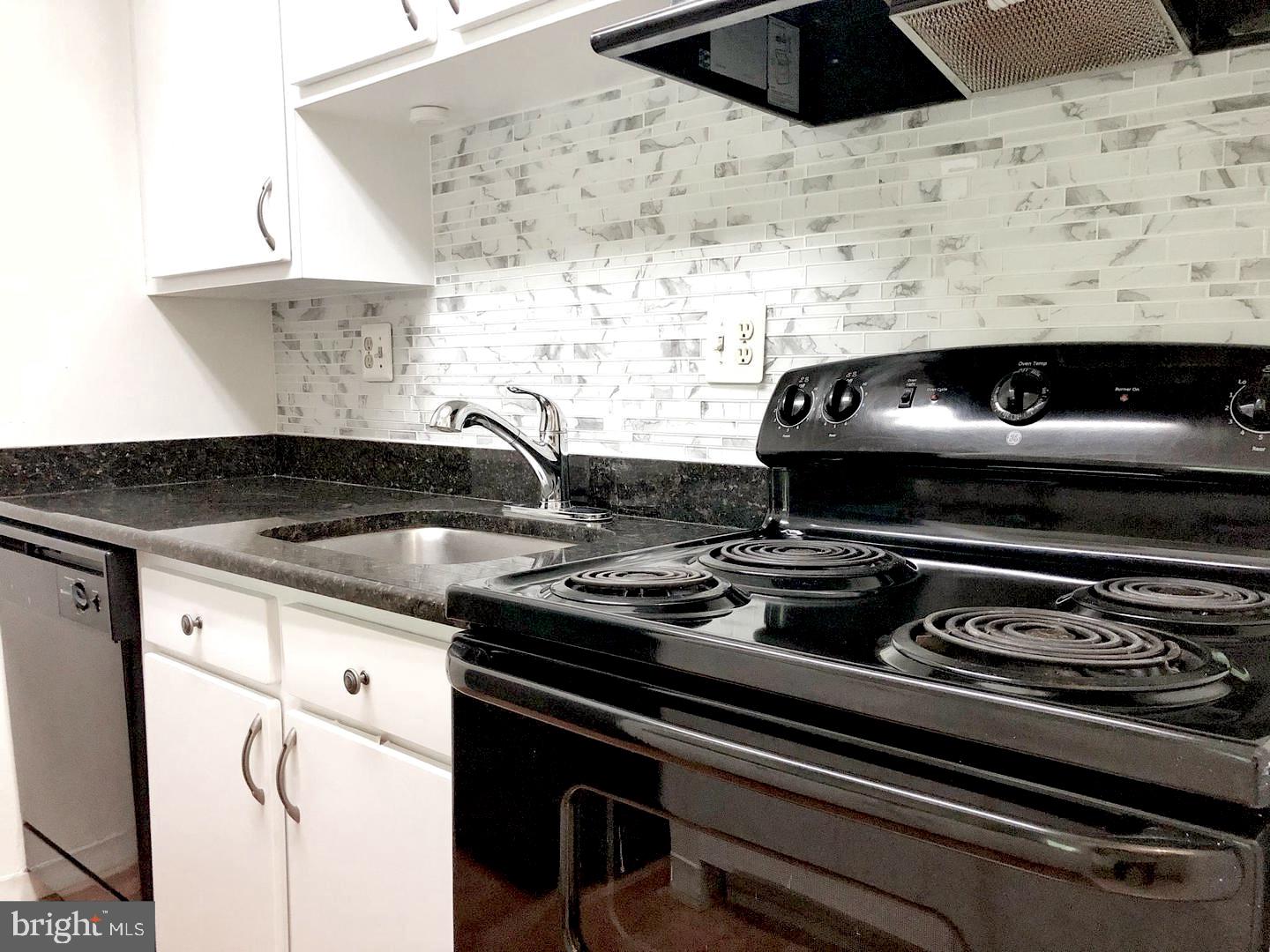 ENCORE OF MCLEAN - Residential Lease