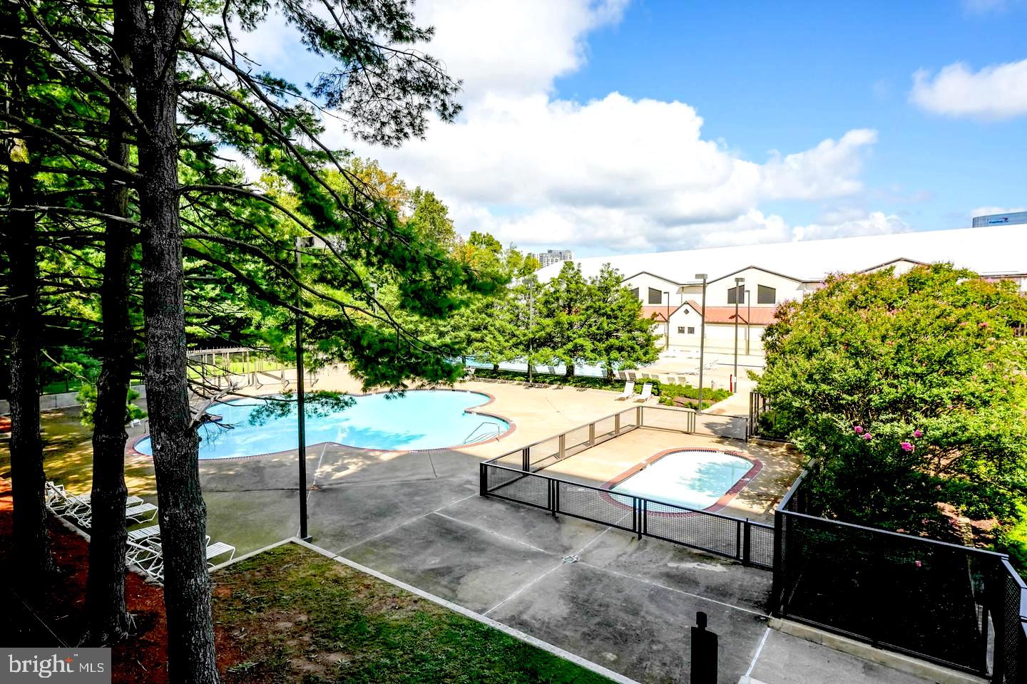 ENCORE OF MCLEAN - Residential Lease