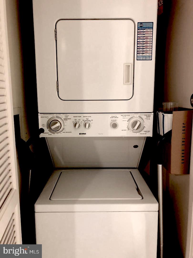 ENCORE OF MCLEAN - Residential Lease