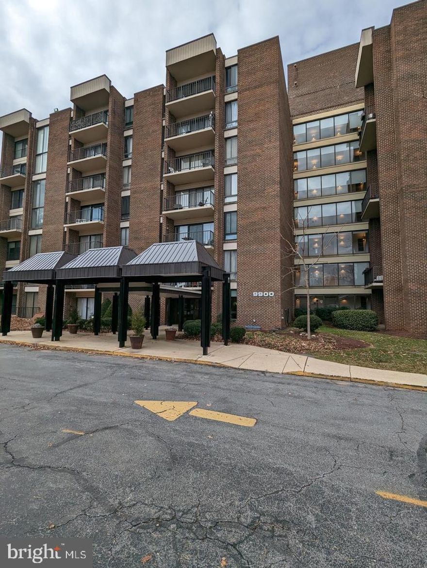 Charming 1 bedroom condo in GATED COMMUNITY off beltway with large bedroom & walk in closet , balcony overlooking pool, wood floors in living and dining room and ALL UTILITIES INCLUDED, elevator, laundry on same floor, WALK TO METRO!!! Move-in fee is $350, move-in days are M - F 9 to 5, Dogs must be under 25lbs. Close to shopping, down town Silver Spring, METRO, public transportation, restaurants and more. ** We have an in-house Maint Dept for QUICK repair response/ 24 hrs emergency.  * AGENTS read the Agent Private remarks please !!!